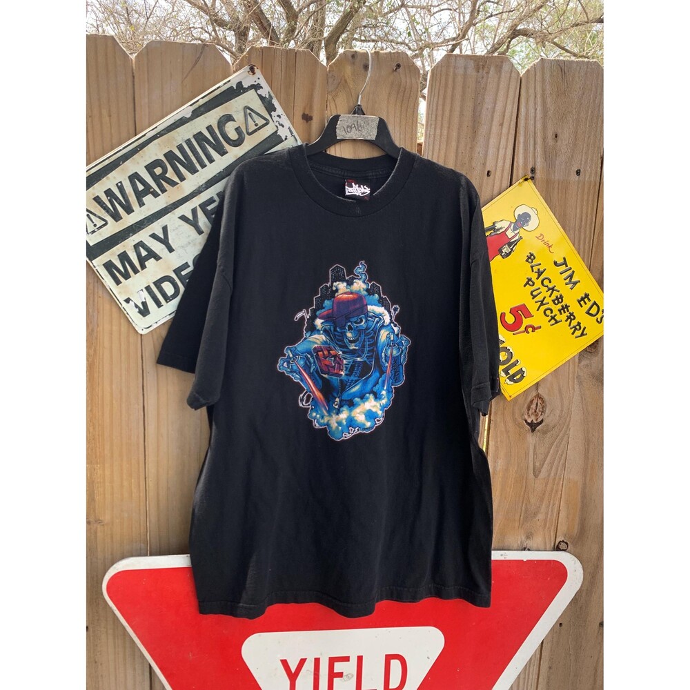 Vintage Y2K Tribal Graffiti skull Skateboard Street Style T-shirt Size XL